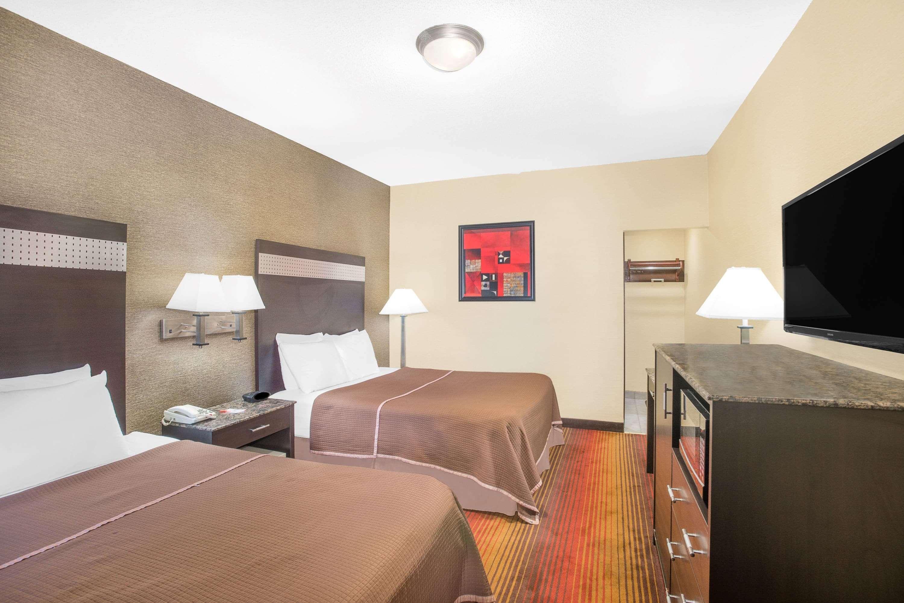 Howard Johnson By Wyndham North Bergen Exterior foto