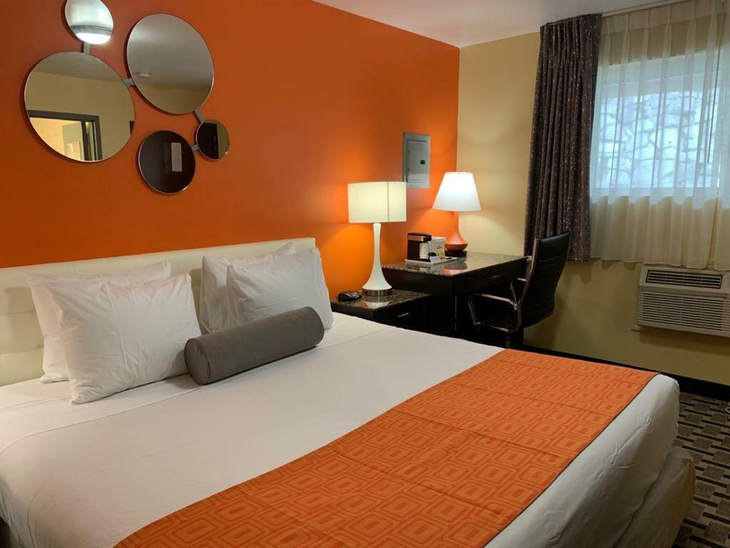 Howard Johnson By Wyndham North Bergen Exterior foto